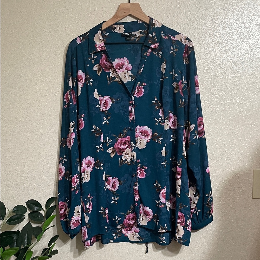 Torrid fit and flair long sleeve top - Picture 5 of 11